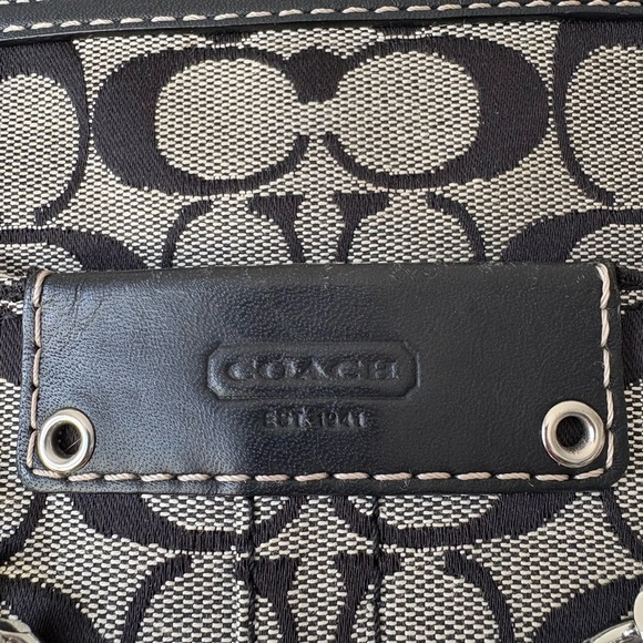 Coach Signature Hadley Tote Bag - Picture 3 of 12